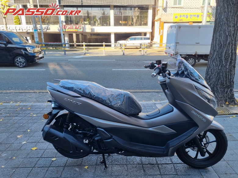 DNA Motors/Daelim UHR 125