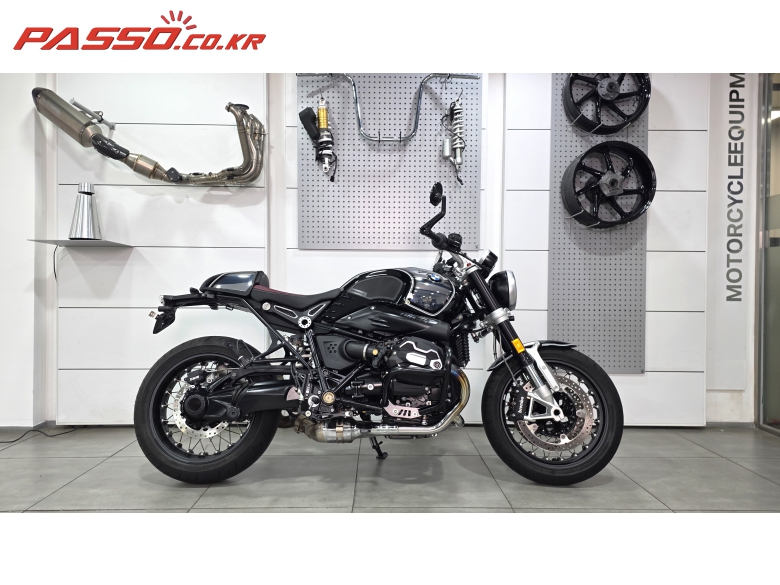 BMW R Nine T