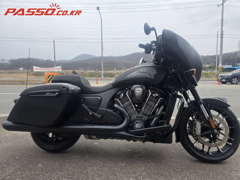 Indian Motorcycle 치프테인 다크 호스