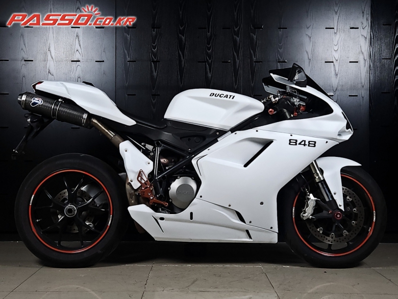 Ducati 848
