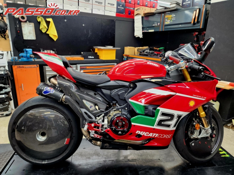 Ducati 파니갈레 V2