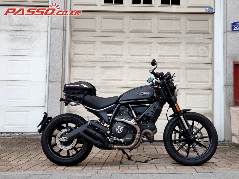 Ducati 스크램블러 풀 스로틀
