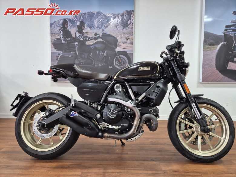 Ducati 스크램블러 카페 레이서