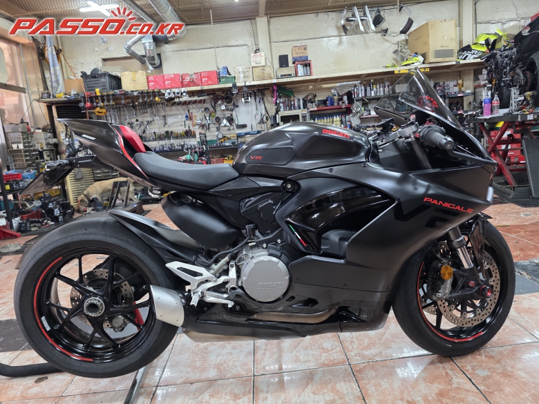 Ducati 파니갈레 V2