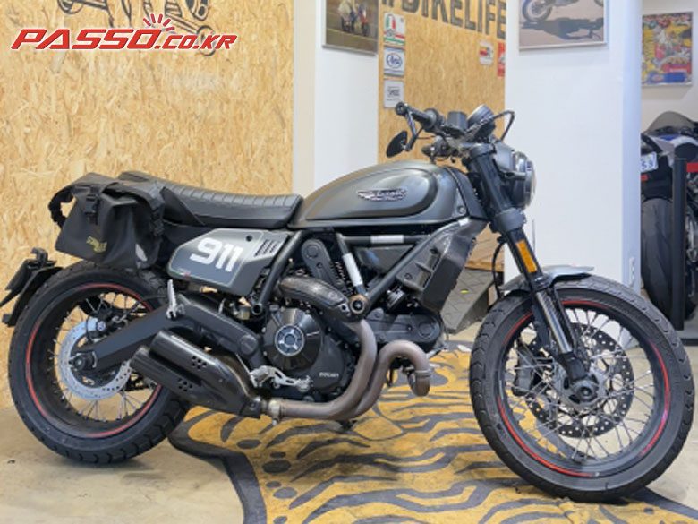 Ducati 스크램블러 나이트쉬프트