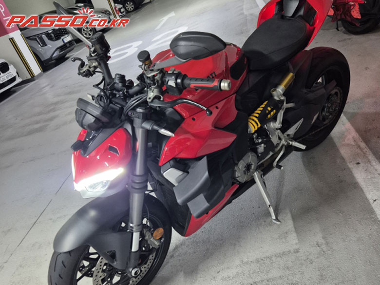 Ducati 스트리트파이터 V2