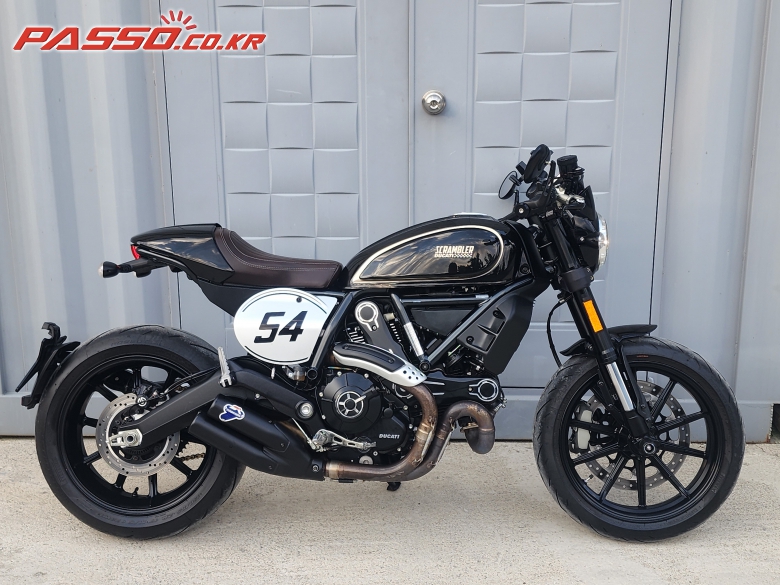 Ducati 스크램블러 카페 레이서