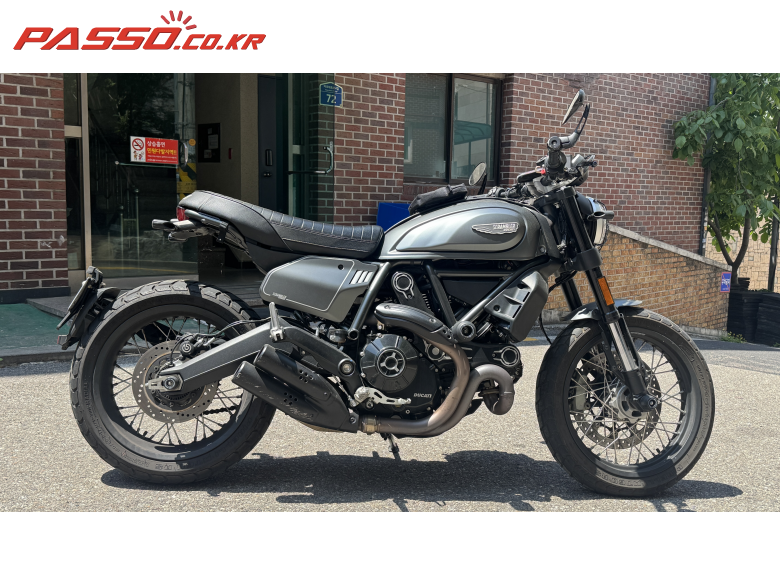 Ducati 스크램블러 나이트쉬프트