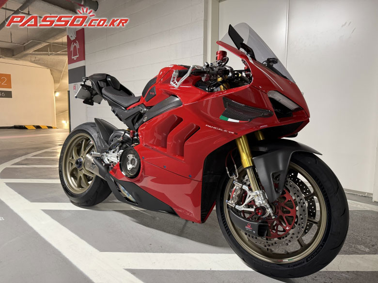 Ducati 파니갈레 V4 S