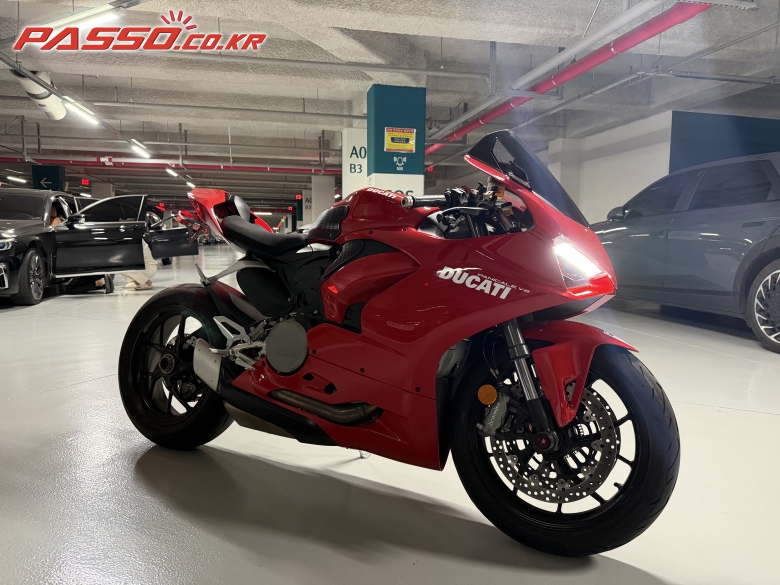 Ducati 파니갈레 V2