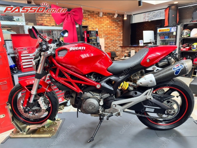 Ducati 몬스터 696