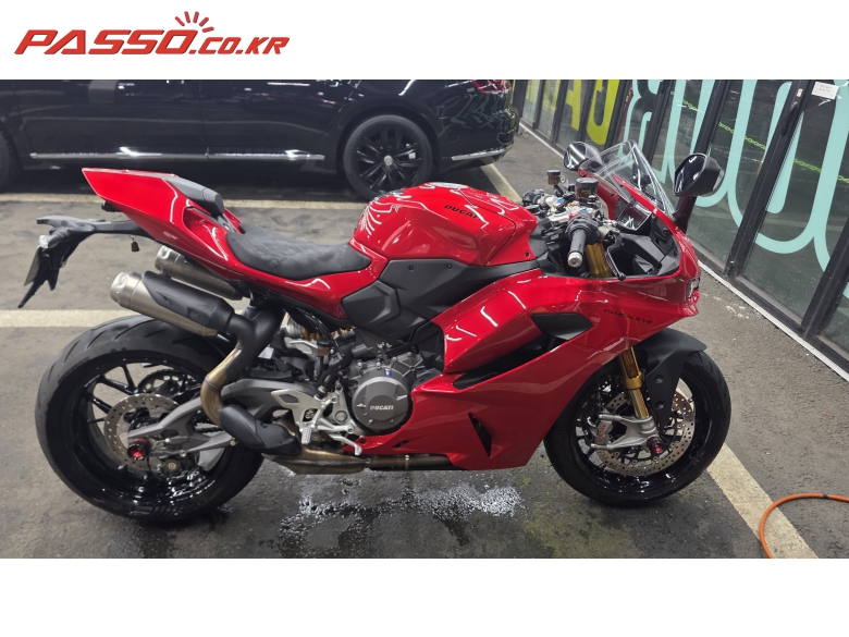 Ducati 파니갈레 V2 S